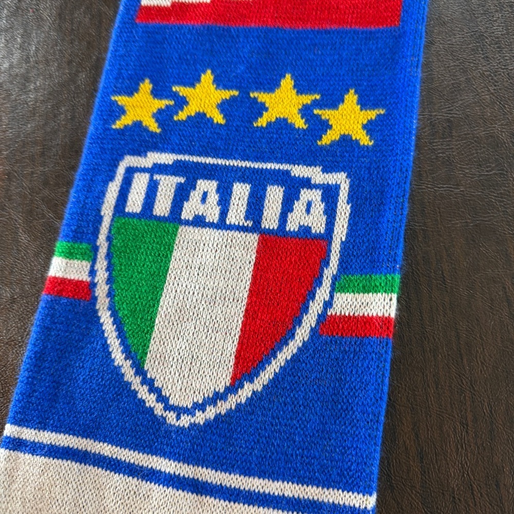 Italy Italia Campioni Del Mondo Blue and Yellow Knit Soccer Scarf - Picture 2 of 5